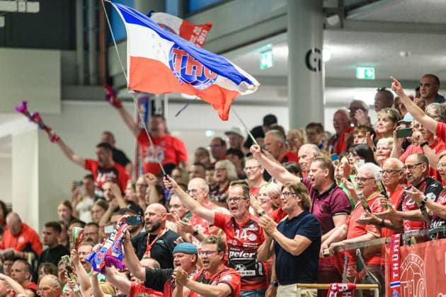 Fans of Thueringer HC GER, Thueringer HC vs HB Ludwigsburg, 1 Handball Bundesliga Women, 2 match semi-final playoffs, best of three, 2024 2025 season, Wednesday, 14 05 2025, 7 30 pm GER, Thueringer HC vs HB Ludwigsburg, 1 Handball Bundesliga Women, 2 match semi-final playoffs, best of three, 2024 2025 season, Wednesday, 14 05 2025, 7 30 pm Bad Langensalza Copyright: xEibner-Pressefoto MartinxHerbstx EP_MHT