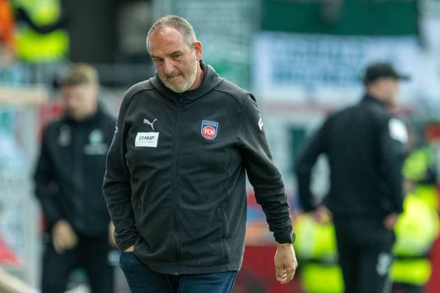 Frank Schmidt FC Heidenheim, Head Coach is disappointed, unhappy after goal to 0 3 by Marvin Ducksch SV Werder Bremen 07 , GER, 1 FC Heidenheim vs Werder Bremen, Football, Bundesliga, Matchday 34, Season 2024 2025, 17 05 2025, DFL DFB REGULATES PROHIBIT ANY USE OF PHOTOGRAPHS AS IMAGE SEQUENCES AND OR QUASI VIDEO, GER, 1 FC Heidenheim vs Werder Bremen, Football, Bundesliga, Matchday 34, Season 2024 2025, 17 05 2025 Heidenheim Copyright: xEibner-Pressefotox EP_EER
