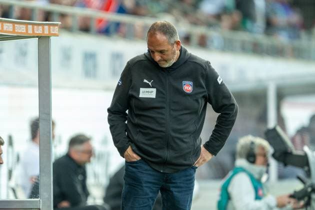 Frank Schmidt FC Heidenheim, Head coach is disappointed disappointed, dissatisfied, GER, 1 FC Heidenheim vs Werder Bremen, Football, Bundesliga, Matchday 34, Season 2024 2025, 17 05 2025, DFL DFB REGULATIONS PROHIBIT ANY USE OF PHOTOGRAPHS AS IMAGE SEQUENCES AND OR QUASI VIDEO, GER, 1 FC Heidenheim vs Werder Bremen, Football, Bundesliga, Matchday 34, Season 2024 2025, 17 05 2025 Heidenheim Copyright: xEibner-Pressefotox EP_EER