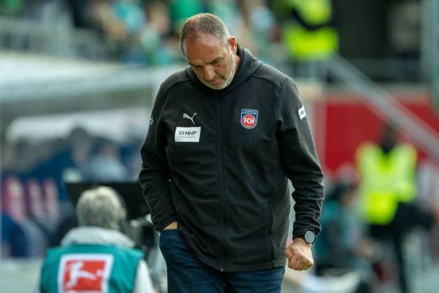 Frank Schmidt FC Heidenheim, Head Coach , is disappointed, dissatisfied, GER, 1 FC Heidenheim vs Werder Bremen, Football, Bundesliga, Matchday 34, Season 2024 2025, 17 05 2025, DFL DFB REGULATES PROHIBIT ANY USE OF PHOTOGRAPHS AS IMAGE SEQUENCES AND OR QUASI VIDEO, GER, 1 FC Heidenheim vs Werder Bremen, Football, Bundesliga, Matchday 34, Season 2024 2025, 17 05 2025 Heidenheim Copyright: xEibner-Pressefotox EP_EER