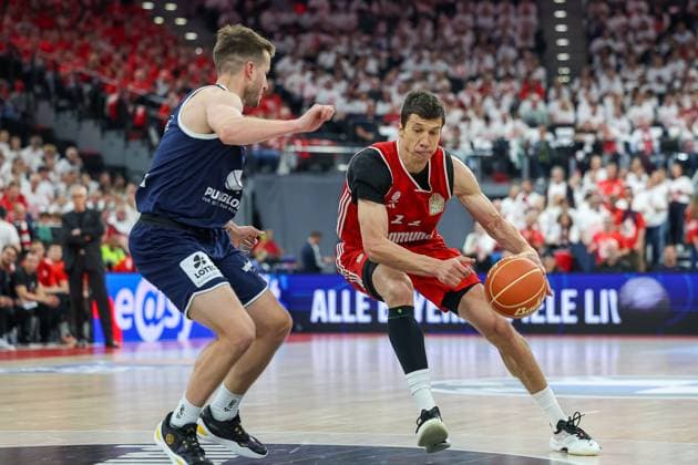 Vladimir Lucic FC Bayern Basketball, 11 with ball with Spencer Reaves Syntainics MBC, 31 , GER, FC Bayern Basketball vs SYNTAINICS MBC, Basketball, easycredit Basketball Bundesliga, BBL, Playoffs, Quarterfinals, 2024 2025 season, 17 05 2025, GER, FC Bayern Basketball vs SYNTAINICS MBC, Basketball, easycredit Basketball Bundesliga, BBL, Playoffs, Quarterfinals, 2024 2025 season, 17 05 2025 Munich Copyright: xEibner-Pressefoto JennixMaulx EP_JML