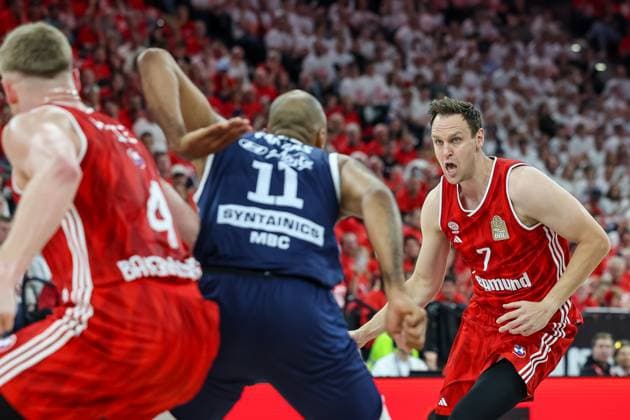 Johannes Voigtmann FC Bayern Basketball, 07 , GER, FC Bayern Basketball vs SYNTAINICS MBC, Basketball, easycredit Basketball Bundesliga, BBL, Playoffs, Quarterfinals, Season 2024 2025, 17 05 2025, GER, FC Bayern Basketball vs SYNTAINICS MBC, Basketball, easycredit Basketball Bundesliga, BBL, Playoffs, Quarterfinals, Season 2024 2025, 17 05 2025 Muenchen Copyright: xEibner-Pressefoto JennixMaulx EP_JML