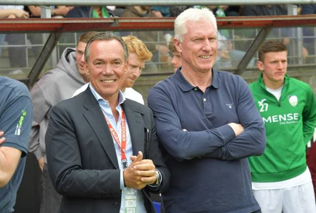 17 05 2025, GER, Soccer, Regionalliga West, Season 2024 2025, Matchday 34, Ohlendorf Stadion im Heidewald, Gütersloh FC Gütersloh Wuppertaler SV 7 0 Thomas Hagedorn main sponsor FC Gütersloh, left and Rob Reekers Sporting Director FC Gütersloh , action, single image, landscape, facial expressions, gestures