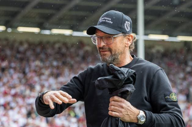 Cottbus, Germany 17 May 2025 3 Liga 2024 2025 FC Energie Cottbus vs FC Ingolstadt In the picture Coach Claus Dieter Wollitz Energie Cottbus DFB regulations prohibit any use of photographs as image sequences and or quasi video LEAG Energie Stadion Brandenburg Copyright: xFotostandx xWeilandx