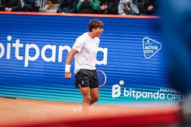 Tennis Men bitpanda Hamburg Open ATP 500 Tomas Etcheverry ARG vs Flavio Cobolli ITA 23 05 2025 Flavio Cobolli cheers Hamburg Tennisstadion am Rothenbaum Hamburg Germany