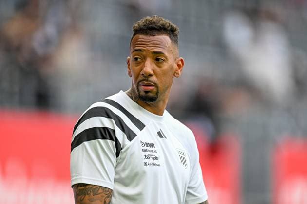 23 05 2025, Raiffeisen Arena Linz, AUT, Admiral Bundesliga, LASK Linz vs SCR Altach, in the picture Jerome Agyenim Boateng LASK during the warm-up Linz Oberoesterreich Austria