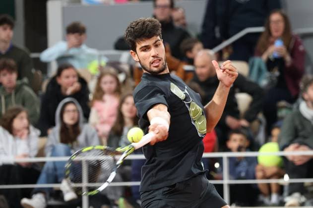 ROLAND GARROS 2025 Thierry Larret MAXPPP - PARIS (75) 24 05 2025 Thierry Larret Maxppp. Tennis. Roland Garros 2025. Internationaux de France de tennis. Stade Roland Garros, Paris (75). Le 24 mai 2025. Journee Yannick Noah. Carlos ALCARAZ vs Dusan LAJOVIC Tennis. Roland Garros 2025. French Open tennis tournament. Roland Garros Stadium, Paris (75) PARIS (75) STADE ROLAND GARROS PARIS ILE DE FRANCE FRANCE  Copyright: xMAXPPPxThierryxLarretx TLR202505242262 TLR202505242262