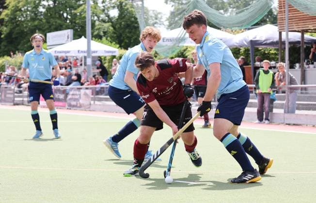 BAU 10 05 2025, Germany, Ludwigsburg, Hockey 2 Bundesliga, HC Ludwigsburg vs Zehlendorfer Wespen, f l Luca Fiehler Zeh , Raphael Schmidt HCL , Mark Kopper Zeh