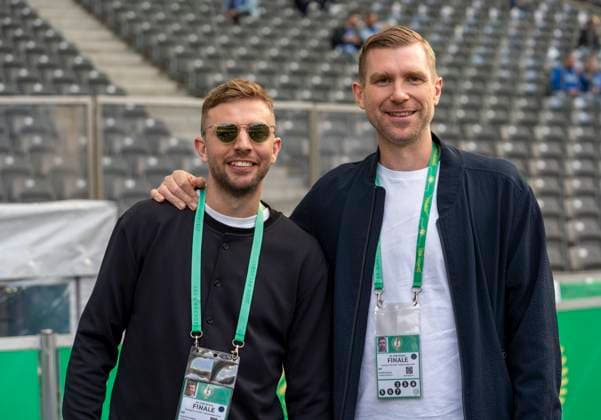Christoph Kramer and Per Mertesacker re DSC Arminia Bielefeld VfB Stuttgart, 24 05 2025 Football, DFB Cup Final 2025, Olympiastadion, Berlin Important note According to the regulations of the DFL German Football League and the DFB German Football Association, it is prohibited to use or have used photographs taken in the stadium and or of the match in the form of sequential images and or video-like photo series Copyright: HMBxMedia xMarcoxBader