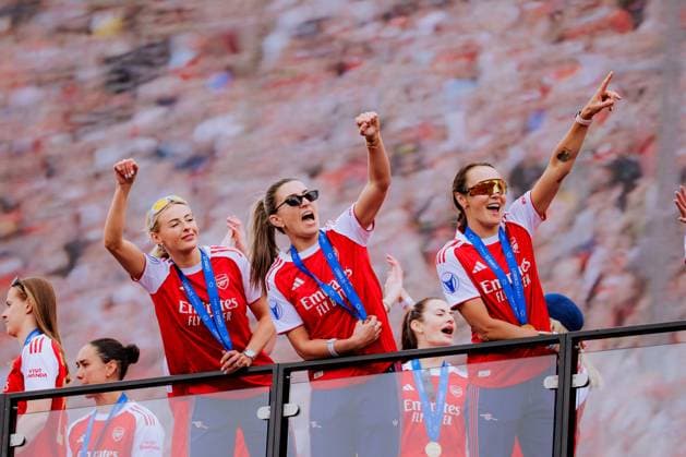 Bilder des Jahres 2025, Sport 05 Mai Sport Bilder des Tages Chloe Kelly (18 Arsenal) Steph Catley (7 Arsenal) Caitlin Foord (19 Arsenal) during the UEFA Womens Champions League Arsenal Trophy Lift at Emirates Stadium in London, England. (Pauline FIGUET SPP) Copyright: xPaulinexFIGUETx xSPPx spp-en-PaFiSp-PF_ARS3319