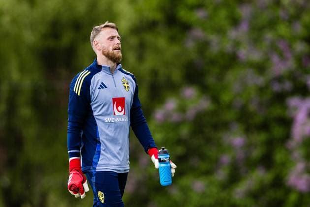 250528 goalkeeper Viktor Johansson of the Swedish men s national football team during a training session on May 28, 2025 in Stockholm Photo Kenta Jönsson BILDBYRAN COP 210 KJ0245 fotboll football soccer fotball landskamp träning practice training sverige sweden sverige a bbeng Copyright: KENTAxJÖNSSON BB250528KJ033