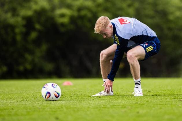 250528 Hugo Larsson of the Swedish men s national football team during a training session on May 28, 2025 in Stockholm Photo Kenta Jönsson BILDBYRAN COP 210 KJ0245 fotboll football soccer fotball landskamp träning practice training sverige sweden sverige a bbeng  Copyright: KENTAxJÖNSSON BB250528KJ080
