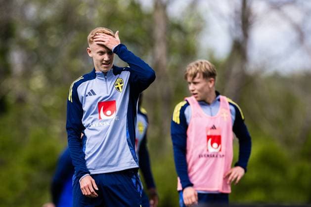 250528 Hugo Larsson of the Swedish men s national football team during a training session on May 28, 2025 in Stockholm Photo Kenta Jönsson BILDBYRAN COP 210 KJ0245 fotboll football soccer fotball landskamp träning practice training sverige sweden sverige a bbeng  Copyright: KENTAxJÖNSSON BB250528KJ081