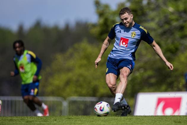 250529 Gabriel Gudmundsson of the Swedish men s national football team during a training session on May 29, 2025 in Stockholm Photo Kenta Jönsson BILDBYRAN COP 210 KJ0246 fotboll football soccer fotball landskamp träning practice training sverige sweden sverige a bbeng  Copyright: KENTAxJÖNSSON BB250529KJ054