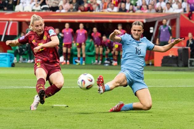 Sarai LINDER GER scores the goal to make it 3 0 UEFA Womens Nations League, matchday 5, womens international football match, Germany GER Netherlands NED on 30 05 2025 in Bremen Germany Â
