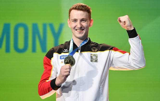 31 05 2025, xhbx, Gymnastics European Gymnastics Championships 2025 Parallel Bars Final Men, v l Nils Dunkel Germany , Award Ceremony, Gold DFL DFB REGULATIONS PROHIBIT ANY USE OF PHOTOGRAPHS as IMAGE SEQUENCES and or QUASI VIDEO Leipzig