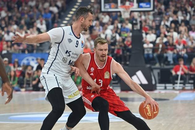 Andreas OBST FCB , Action,duel against Paul ZIPSER HD Basketball BBL,Season 2024 2025 ,1 Play Off Semifinal FC Bayern Muenchen MLP Academics Heidelberg on 01 06 2025, S A P G A R D EN