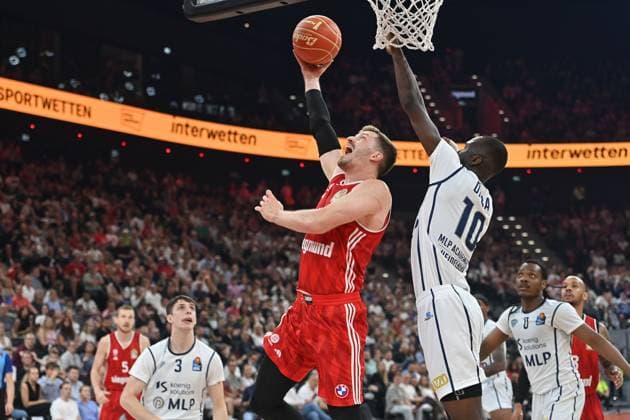 Andreas OBST FCB , Action,duel against Bakary DIBBA HD , Basketball BBL,Season 2024 2025 ,1 Play Off Semifinal FC Bayern Muenchen MLP Academics Heidelberg on 01 06 2025, S A P G A R D EN