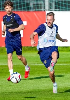 Russia Soccer Friendly Russia Training 8937319 02.06.2025 Russia s Maksim Glushenkov, right, attends a training session before friendly soccer matches against Nigeria on June 6 and Belarus on June 10, at the Novogorsk training centre in Khimki, outside Moscow, Russia. Alexander Vilf Sputnik Khimki Moscow region Russia Copyright: xAlexanderxVilfx
