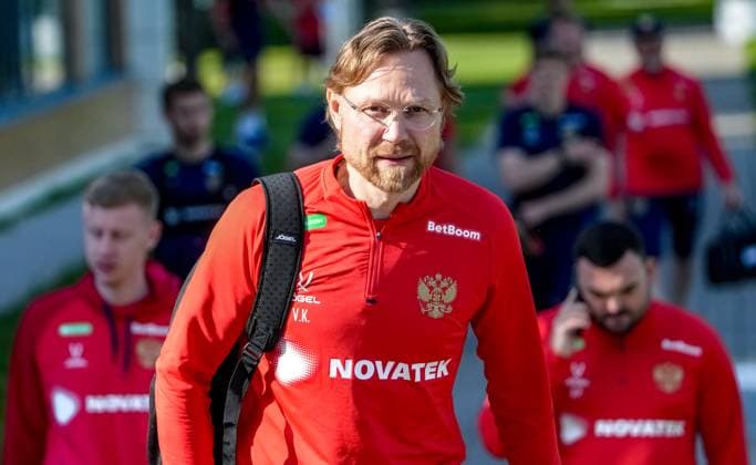 Russia Soccer Friendly Russia Training 8937321 02.06.2025 Russia s head coach Valery Karpin arrives to attend a training session before friendly soccer matches against Nigeria on June 6 and Belarus on June 10, at the Novogorsk training centre in Khimki, outside Moscow, Russia. Alexander Vilf Sputnik Khimki Moscow region Russia Copyright: xAlexanderxVilfx