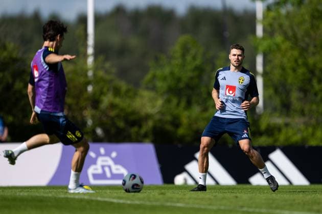 250602 Gabriel Gudmundsson of the Swedish men s national football team during a training session on June 2, 2025 in Stockholm Photo Emma Wallskog BILDBYRAN COP 320 EW0532 fotboll football soccer fotball landskamp träning practice training sverige sweden sverige a bbeng  Copyright: EMMAxWALLSKOG BB250602EW054