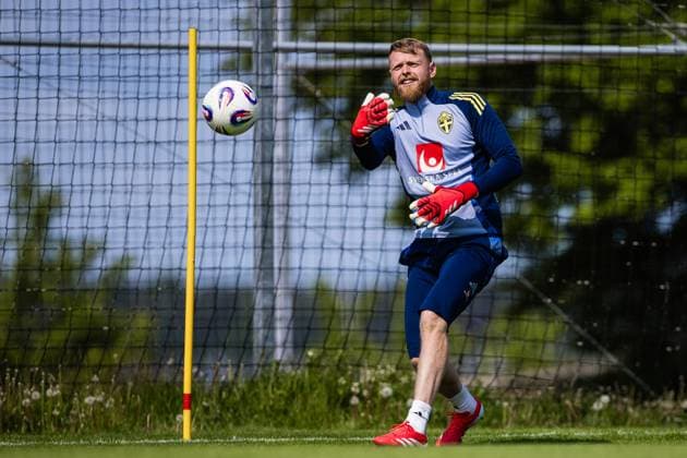 250605 Goalkeeper Viktor Johansson of the Swedish men s national football team during a training session on June 5, 2025 in Stockholm Photo Kenta Jönsson BILDBYRAN COP 210 KJ0250 fotboll football soccer fotball landskamp träning practice training sverige sweden sverige a bbeng Copyright: KENTAxJÖNSSON BB250605KJ026