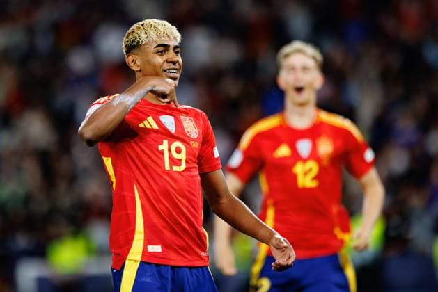Lamine Yamal seen celebrating after scoring goal during UEFA Nations League 2025 semifinal game between national teams of Spain and France (Maciej Rogowski) Stuttgart MHP Arena Germany Copyright: xMaciejxRogowskix spainvsfrance2425-234