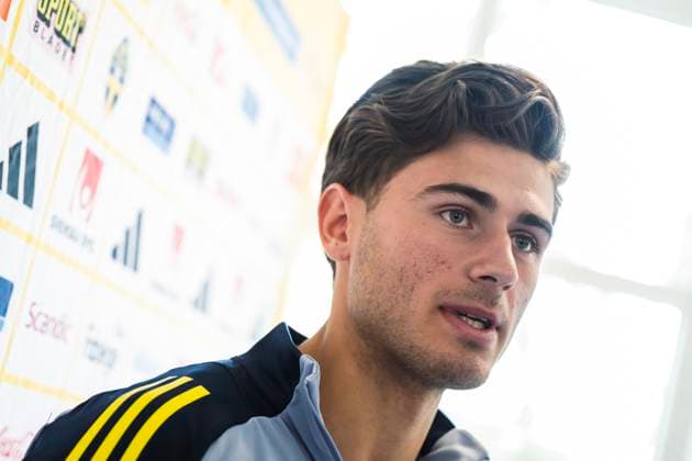 250608 Besfort Zeneli of the Swedish men s national football team in a mixed zone on June 8, 2025 in Stockholm Photo Maxim ThorÃ BILDBYRAN code MT MT0830 fotboll football soccer fotball landskamp pressträff event meeting sverige sweden sverige a bbeng  Copyright: MAXIMxTHORE BB250608MT048