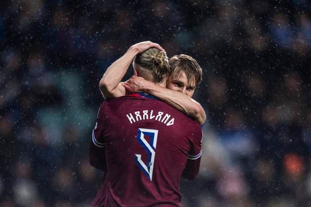250609 Erling Braut Haaland and Martin odegaard of Norway celebrate the 0 1 goal during the FIFA World Cup Qualifier football match between Estonia and Norway on June 9, 2025 in Tallinn Photo Marius Simensen BILDBYRAN COP 238 MM0043 fotboll football soccer fotball fifa world cup qualifier estonia norway bbeng jubel Copyright: MARIUSxSIMENSEN BB250609BB681