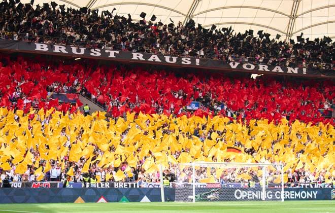 Football: DFB reintroduces standing areas for international matches, archive photos