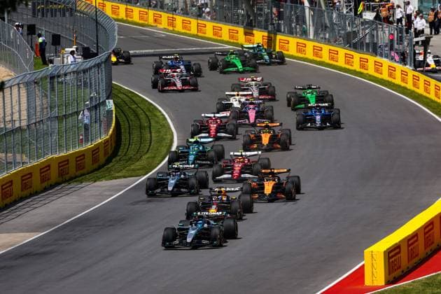 F1 - CANADIAN GRAND PRIX 2025 Start of the race: 63 RUSSELL George (gbr), Mercedes AMG F1 Team W16, 01 VERSTAPPEN Max (nld), Red Bull Racing RB21, 81 PIASTRI Oscar (aus), McLaren F1 Team MCL39, 12 KIMI ANTONELLI Andrea (ita), Mercedes AMG F1 Team W16, 44 HAMILTON Lewis (gbr), Scuderia Ferrari SF-25, action during the Formula 1 Pirelli Grand Prix du Canada 2025, 10th round of the 2025 FIA Formula One World Championship, WM, Weltmeisterschaft from June 14 to 16, 2025 on the Circuit Gilles Villeneuve, in MontrÃ al, Canada - MontrÃ alCanada  Copyright: xFLORENTxGOODENx