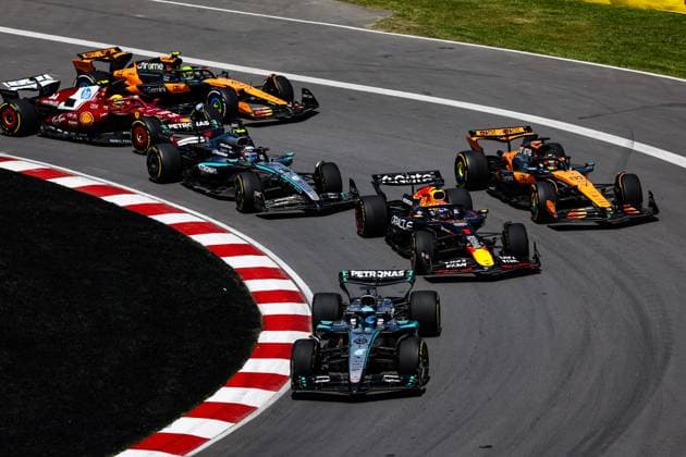 F1 - CANADIAN GRAND PRIX 2025 Start of the race: 63 RUSSELL George (gbr), Mercedes AMG F1 Team W16, 01 VERSTAPPEN Max (nld), Red Bull Racing RB21, 81 PIASTRI Oscar (aus), McLaren F1 Team MCL39, 12 KIMI ANTONELLI Andrea (ita), Mercedes AMG F1 Team W16, 44 HAMILTON Lewis (gbr), Scuderia Ferrari SF-25, action during the Formula 1 Pirelli Grand Prix du Canada 2025, 10th round of the 2025 FIA Formula One World Championship, WM, Weltmeisterschaft from June 14 to 16, 2025 on the Circuit Gilles Villeneuve, in MontrÃ al, Canada - MontrÃ alCanada  Copyright: xFLORENTxGOODENx