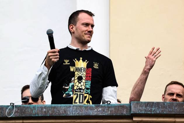 Felix Claar SC Magdeburg,7 Handball Bundesliga season 2024 2025, Reception for SC Magdeburg in the Old Town Hall with Mayor Simone Borris The Champions League winner signs the Golden Book of the City of Magdeburg and presents the fans on the town hall balcony Handball,Germany,man,16 06 2025
