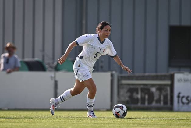 Soccer 14 06 2025 Anniversary match Suisse Legends against Kurdish FC Solothurn 50 years of Vanessa Bernauer on the ball