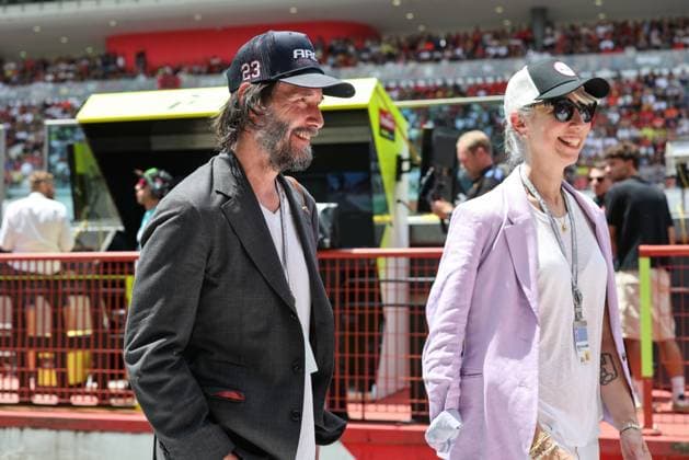 Foto IPP Enrico Schiavi Scarperia 22-06-2025 MotoGP Gran Premio Motociclismo di Italia 2025 Gara nella foto: l attore Keanu Reeves con la compagna l artista Alexandra Grant Scarperia italy ITALY ITALY  Copyright: xR4924_italyphotopressx