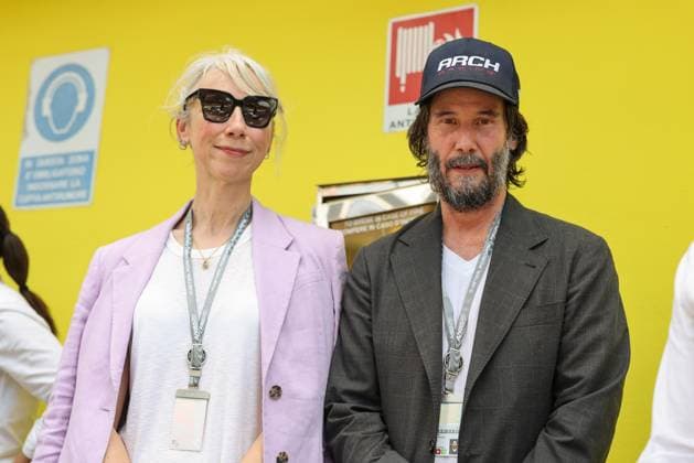 Foto IPP Enrico Schiavi Scarperia 22-06-2025 MotoGP Gran Premio Motociclismo di Italia 2025 Gara nella foto: l artista Alexandra Grant con il compagno l attore Keanu Reeves Scarperia italy ITALY ITALY  Copyright: xR4924_italyphotopressx