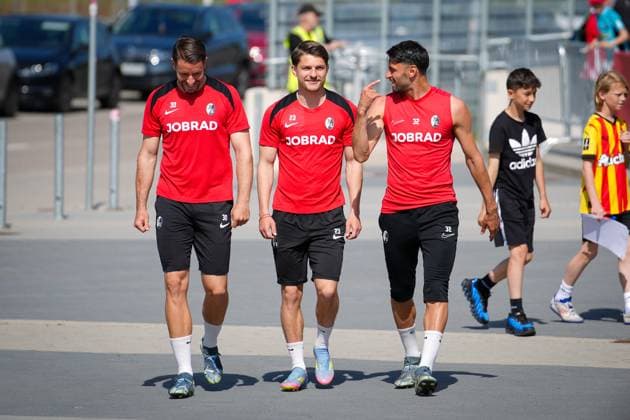 Soccer, Bundesliga, Men, Training SC Freiburg Europa Park Stadion, Sport, Europa Park Stadion, Christian Guenter SC Freiburg, 30 Vincenzo Grifo SC Freiburg, 32 Florent Muslija SC Freiburg, 23 Freiburg Europa Park Stadion Baden Württemberg Germany Copyright: xFINLEYxMÖRCHx