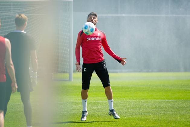 Soccer, Bundesliga, Men, Training SC Freiburg Europa Park Stadion, Sport, Europa Park Stadion, Vincenzo Grifo SC Freiburg, 32 Freiburg Europa Park Stadion Baden Württemberg Germany Copyright: xFINLEYxMÖRCHx