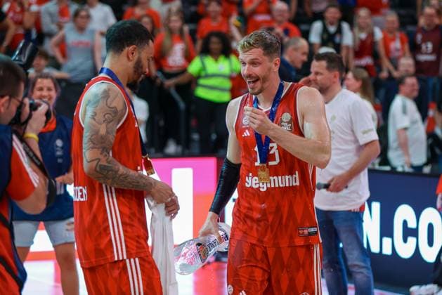 Andreas Obst 13 FC Bayern Basketball with the beer glass, FC Bayern Basketball vs ratiopharm ulm, Basketball, BBL, Final, Game 5, 26 06 2025 Munich Bavaria Germany Copyright: xkolbert-press ChristianxKolbertx