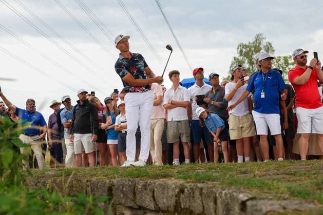 Matti Schmid GER lies in the ditch and has to drop, 36 BMW International Open 2025, Golf, DP World Tour, Men, Final, 06 07 2025 Eichenried Bavaria Germany Copyright: xkolbert-press ChristianxKolbertx