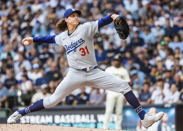 Los Angeles Dodgers starting pitcher Tyler Glasnow throws in the first inning of the MLB, Baseball Herren, USA game between the Los Angeles Dodgers and the Milwaukee Brewers at American Family Field in Milwaukee, Wisconsin, on Wednesday, July 9, 2025. MIL20250709805 TANNENxMAURY