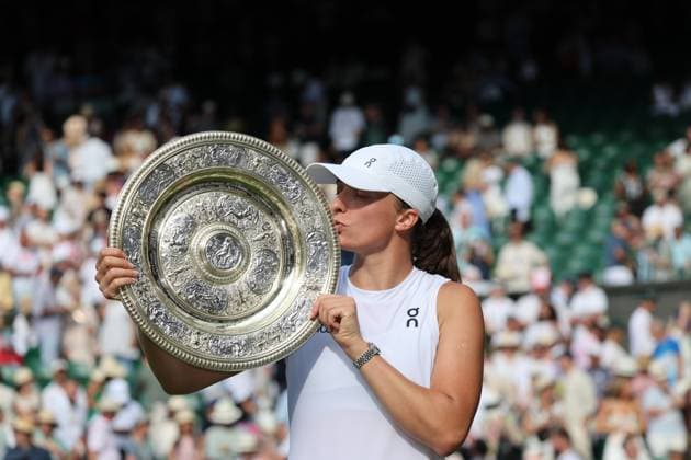 12 07 2025. London, United Kingdom. Kate Middleton, The Princess of Wales , presenrs trophy for the Ladies Singles Final on day thirteen of the Wimbledon Tennis Championships in London.  xStephenxLockx xixImagesx IIM-26100-0112