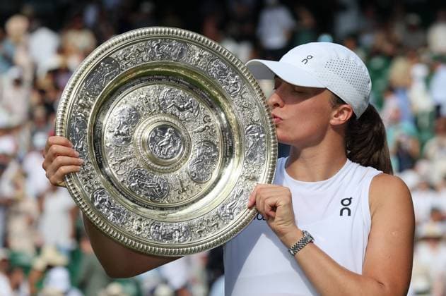 12 07 2025. London, United Kingdom. Kate Middleton, The Princess of Wales , presenrs trophy for the Ladies Singles Final on day thirteen of the Wimbledon Tennis Championships in London.  xStephenxLockx xixImagesx IIM-26100-0114