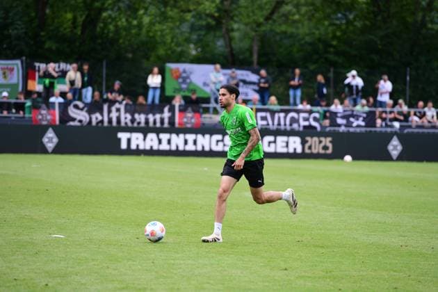 25 07 2025 Rottach Egern Fussball, Herren, Saison 2025 2026, Trainingslager Borussia Moenchengladbach Kevin Diks Gladbach DFL regulations prohibit any use of photographs as image sequences and or quasi video Stadion Am Birkenmoos Bayern Germany