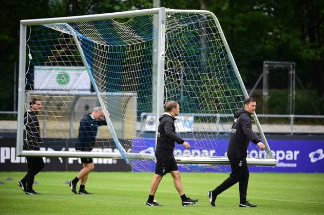 25 07 2025 Rottach Egern Football, Men, Season 2025 2026, Training camp Borussia Moenchengladbach The coaching team pitches in from left Gerardo Seoane Coach Gladbach , Patrick Schnarwiler Co Coach Gladbach , Tony Jantschke Assistant Coach Gladbach , David Zibung Sports Coordinator License, Gladbach DFL regulations prohibit any use of photographs as image sequences and or quasi video Stadion Am Birkenmoos Bayern Germany