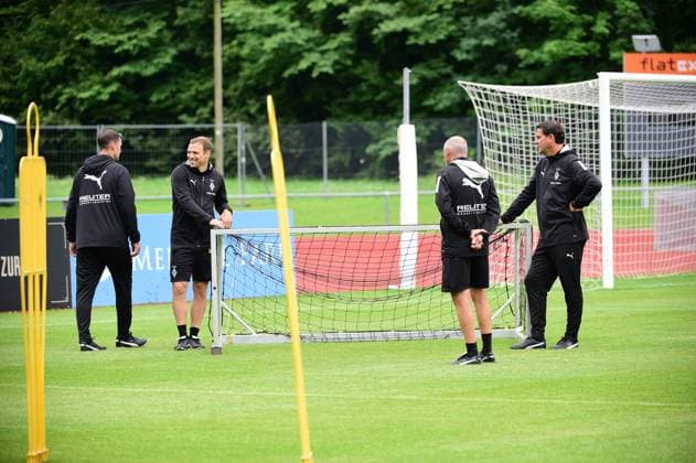 25 07 2025 Rottach Egern Fussball, Herren, Saison 2025 2026, Trainingslager Borussia Moenchengladbach v li David Zibung Sportkoordinator Lizenz, Gladbach , Tony Jantschke Assistenztrainer Gladbach , Oliver Neuville Co Trainer Gladbach , Gerardo Seoane Trainer Gladbach DFL regulations prohibit any use of photographs as image sequences and or quasi video Stadion Am Birkenmoos Bayern Deutschland
