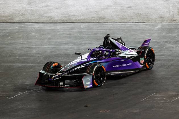 2025 FORMULA E LONDON ePRIX 01 WEHRLEIN Pascal (ger), TAG Heuer Porsche Formula E Team, Porsche 99X Electric, action during the London ePrix, 15th and 16th round of the 2024-25 ABB FIA Formula E World Championship, WM, Weltmeisterschaft on the ExCel London Circuit from July 25 to 27, 2025 in London, United Kingdom - LondonUnited Kingdom  Copyright: xAndrÃ xFerreirax
