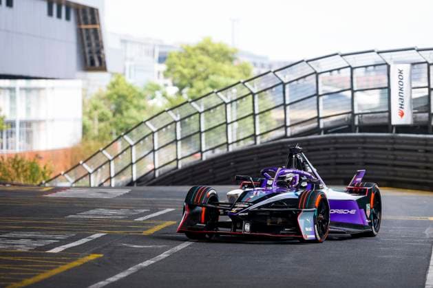 2025 FORMULA E LONDON ePRIX 01 WEHRLEIN Pascal (ger), TAG Heuer Porsche Formula E Team, Porsche 99X Electric, action during the London ePrix, 15th and 16th round of the 2024-25 ABB FIA Formula E World Championship, WM, Weltmeisterschaft on the ExCel London Circuit from July 25 to 27, 2025 in London, United Kingdom -  Copyright: xGREGORYxLENORMANDx