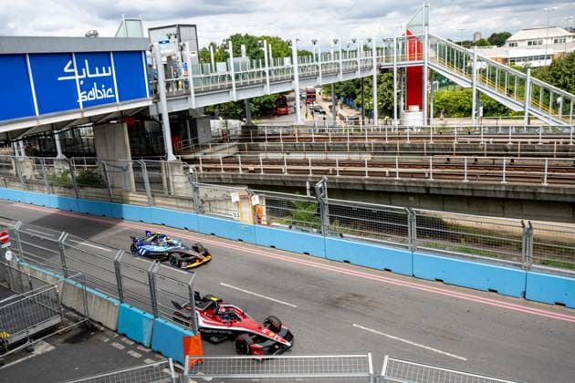 Nyck de Vries driving for MAHINDRA RACING and Taylor Barnard driving for NEOM MCLAREN Formula E Team during the London E-Prix at the ExCel Centre, London Docklands, UK on 26 July 2025. Copyright: xPhilxHutchinsonx 43670019