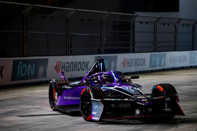 2025 FORMULA E LONDON ePRIX 01 WEHRLEIN Pascal (ger), TAG Heuer Porsche Formula E Team, Porsche 99X Electric, action during the London ePrix, 15th and 16th round of the 2024-25 ABB FIA Formula E World Championship, WM, Weltmeisterschaft on the ExCel London Circuit from July 25 to 27, 2025 in London, United Kingdom -  Copyright: xGREGORYxLENORMANDx